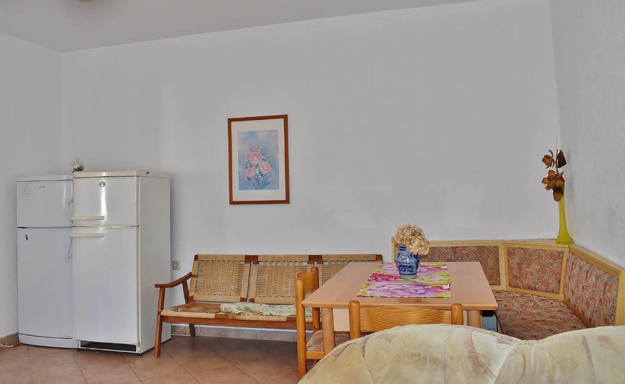 Apartment In Lopar/Insel Rab 17739 Екстер'єр фото