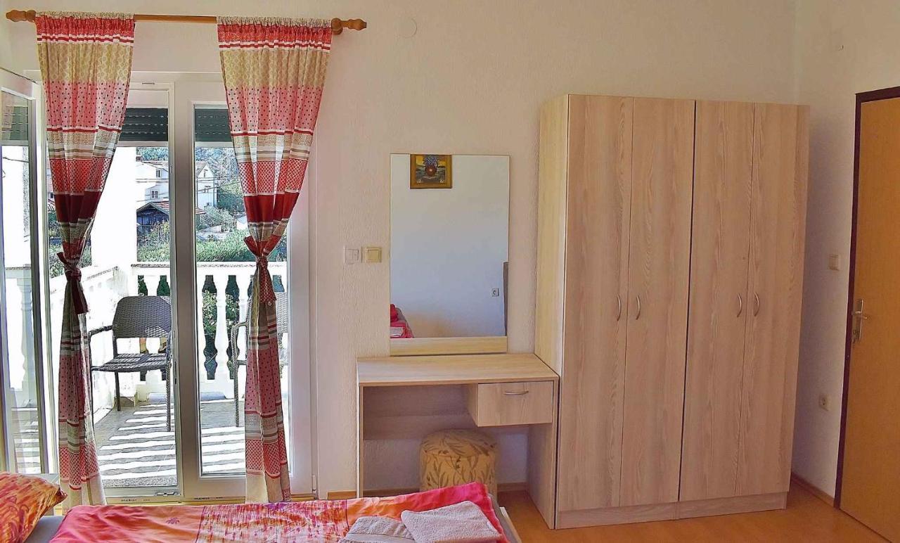 Apartment In Lopar/Insel Rab 17739 Екстер'єр фото
