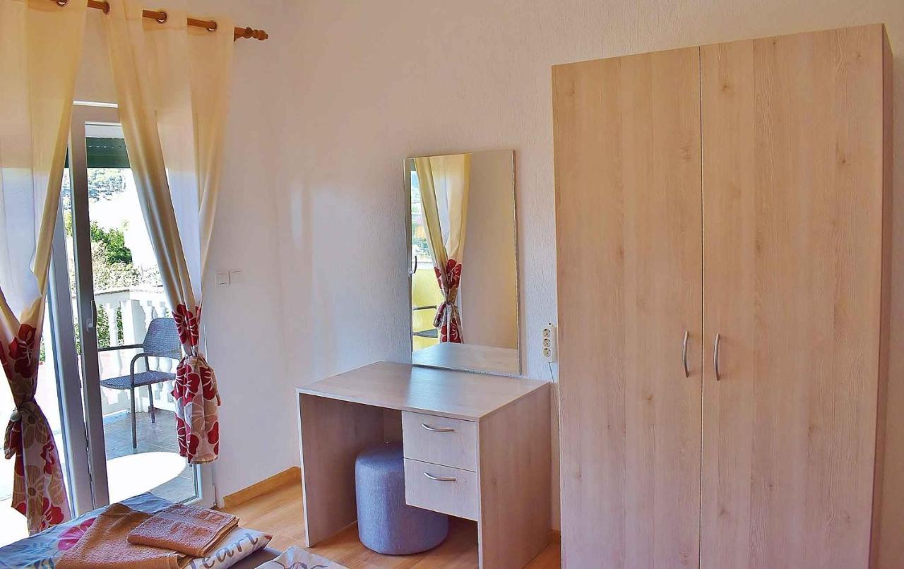 Apartment In Lopar/Insel Rab 17739 Екстер'єр фото