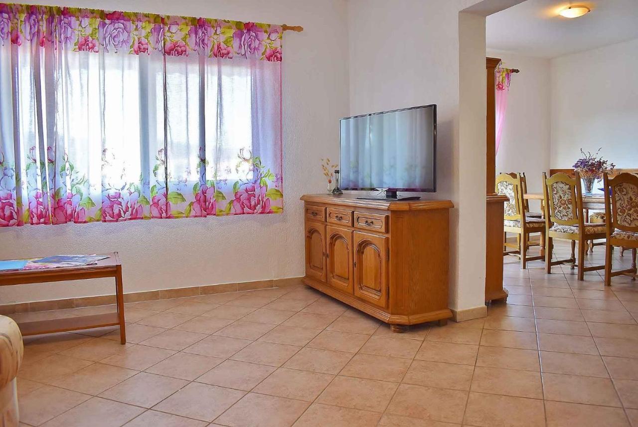 Apartment In Lopar/Insel Rab 17739 Екстер'єр фото