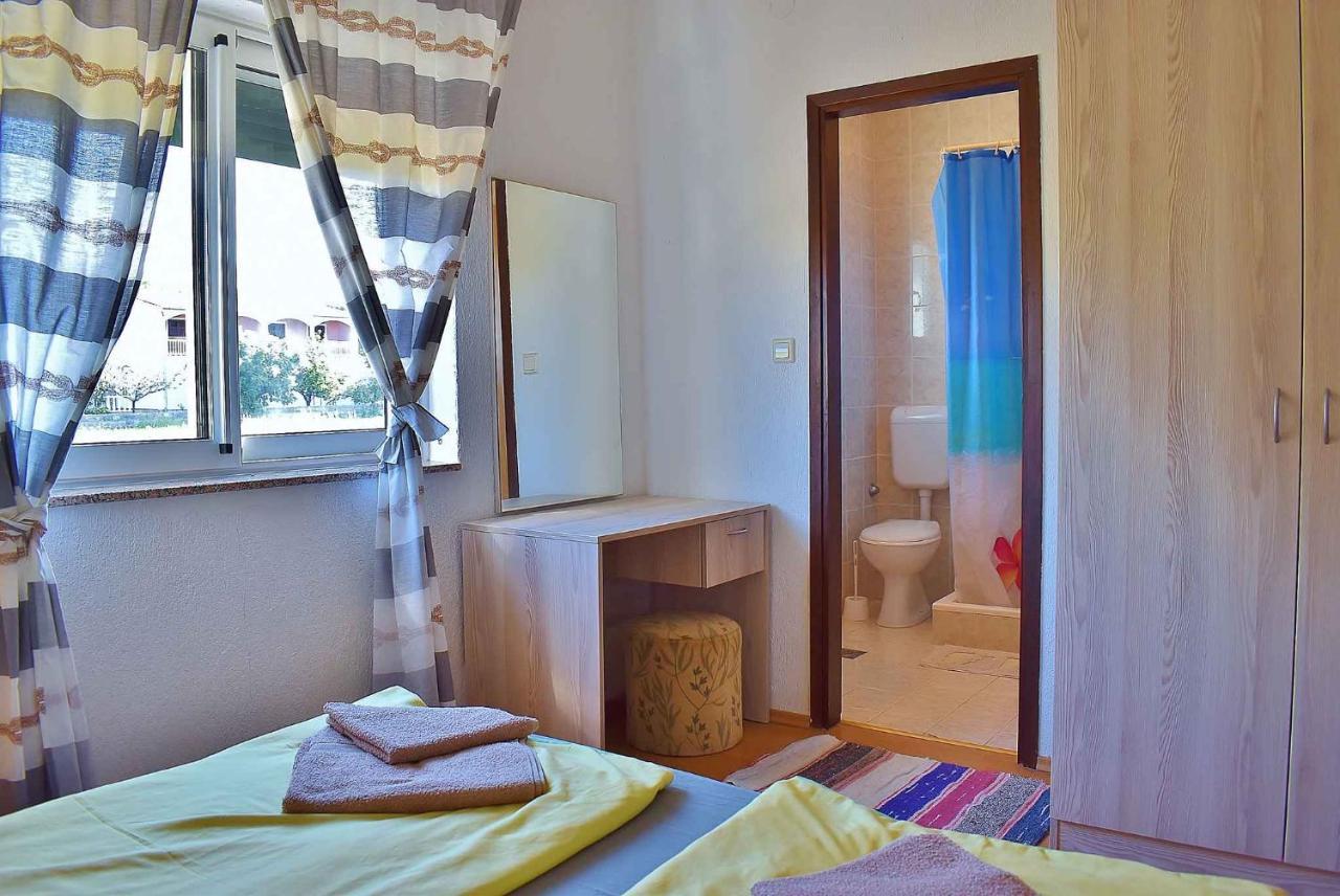 Apartment In Lopar/Insel Rab 17739 Екстер'єр фото